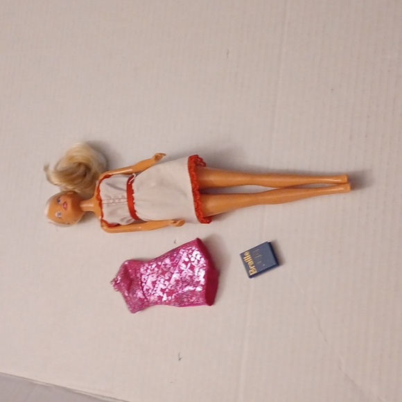 $4 Add-on Blonde Doll With 2 Dresses - Picture 3 of 8